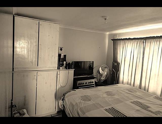 2 BEDROOM HOUSE FOR SALE IN BAYVIEW